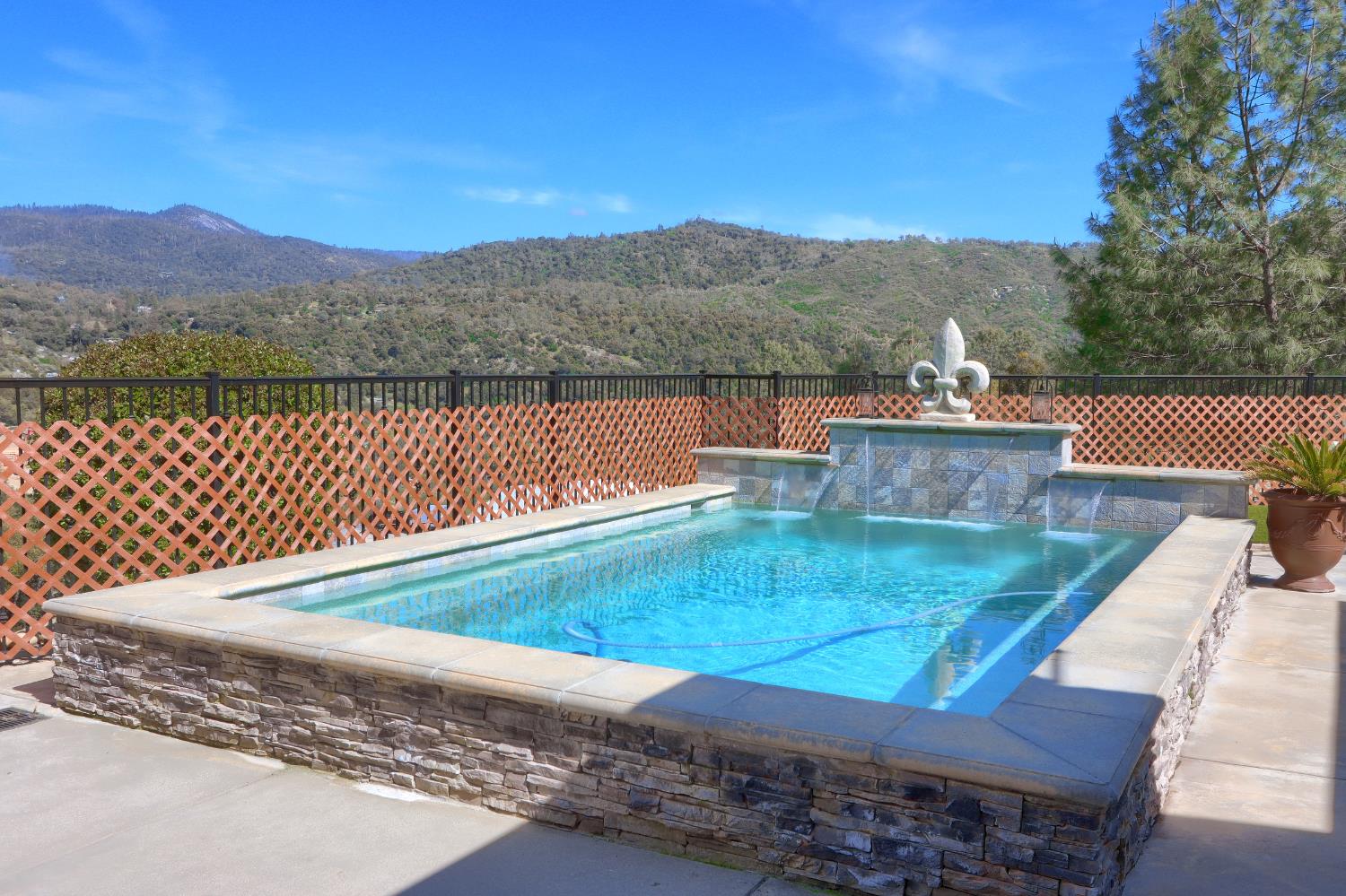 42038 Empty Creek, Oakhurst, CA 93644