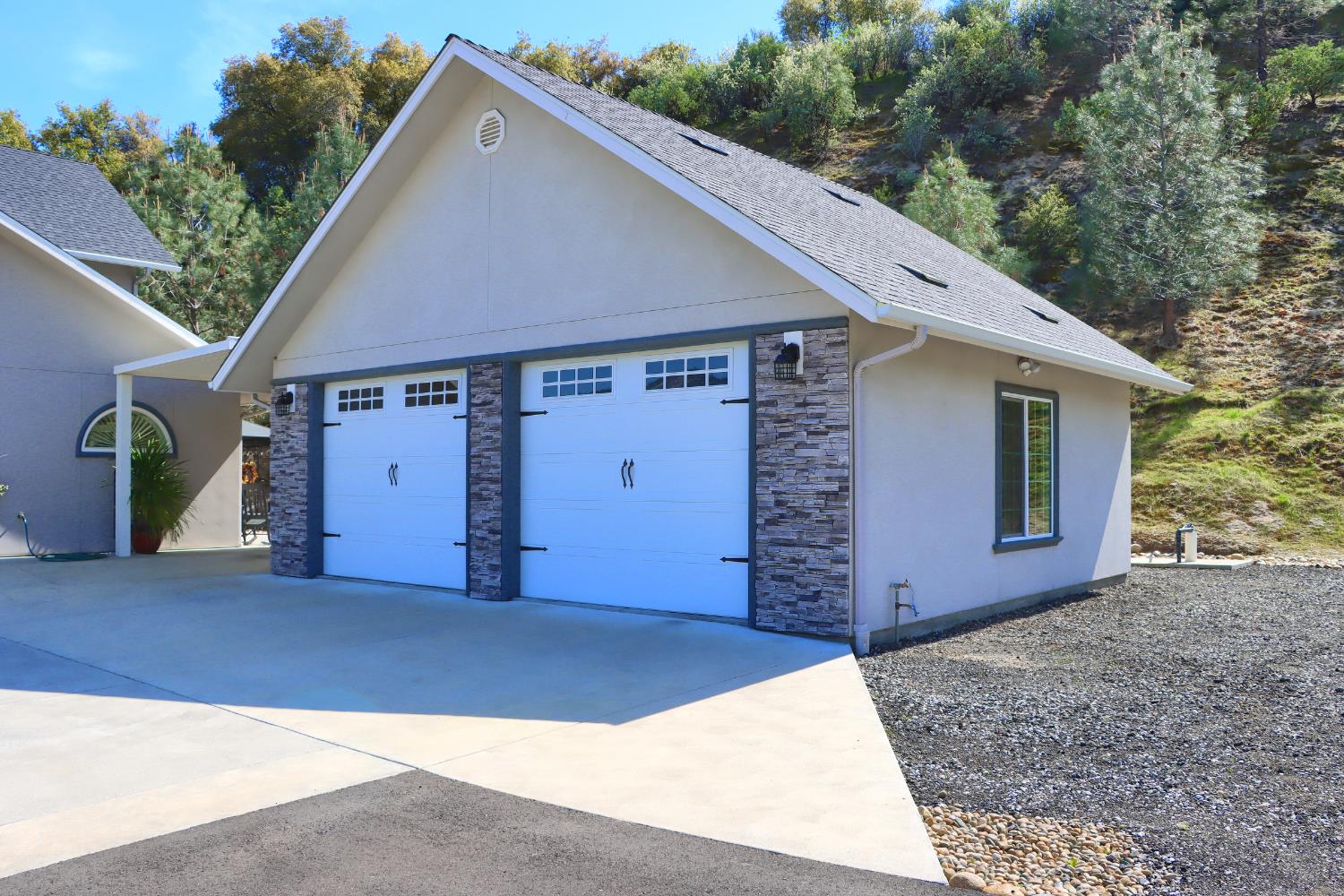 42038 Empty Creek, Oakhurst, CA 93644