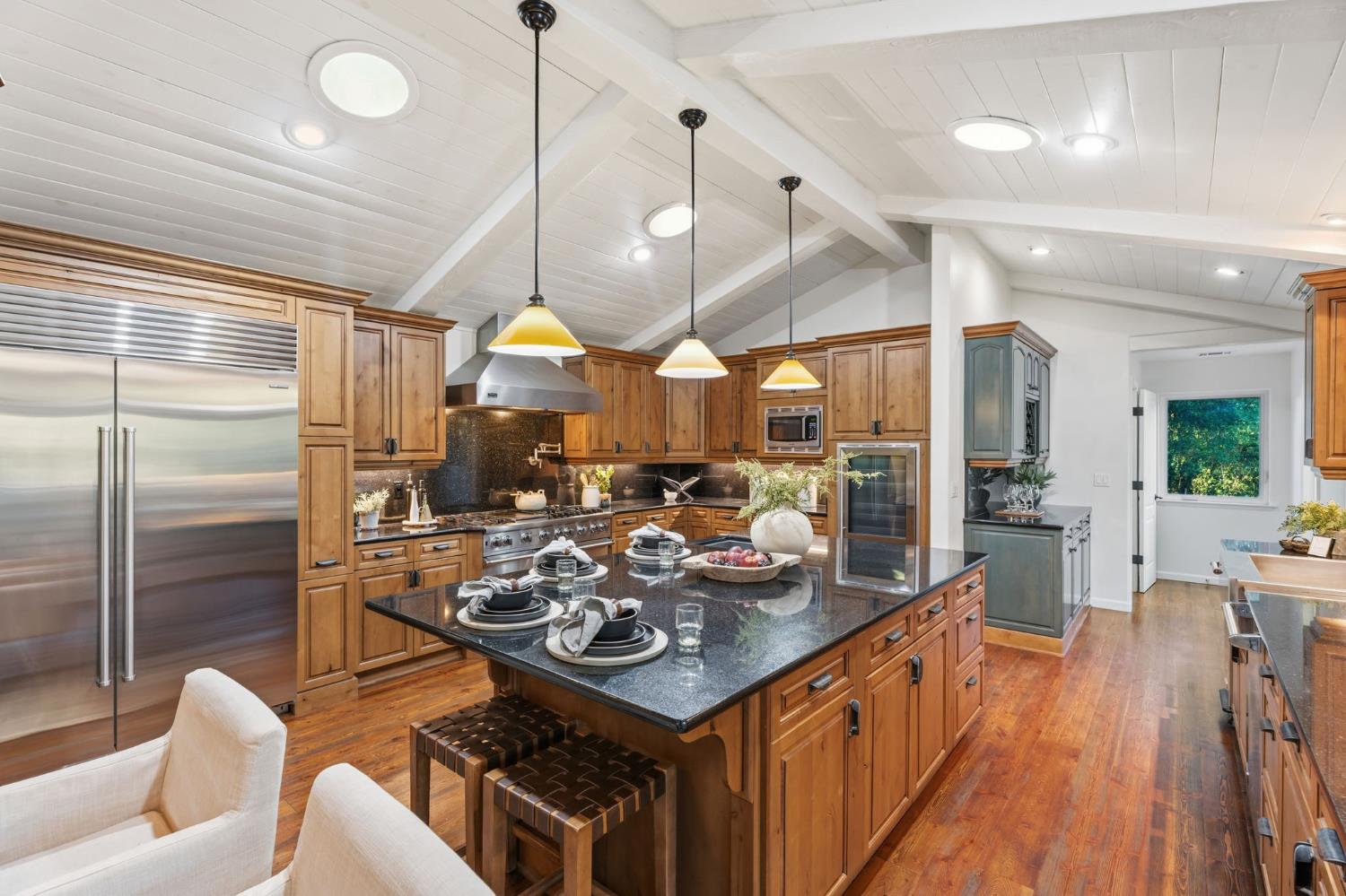 45012 Mockingbird Ln, Oakhurst, CA 93644