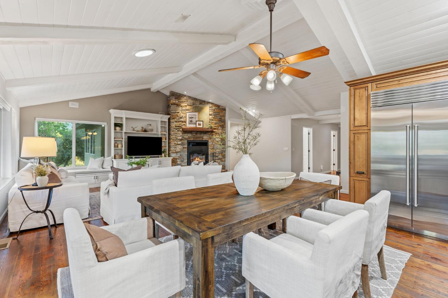 45012 Mockingbird Ln, Oakhurst, CA 93644