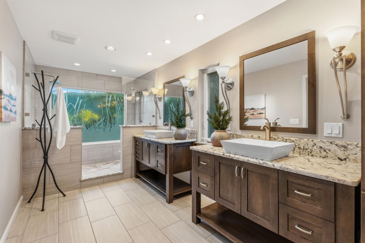 45012 Mockingbird Ln, Oakhurst, CA 93644