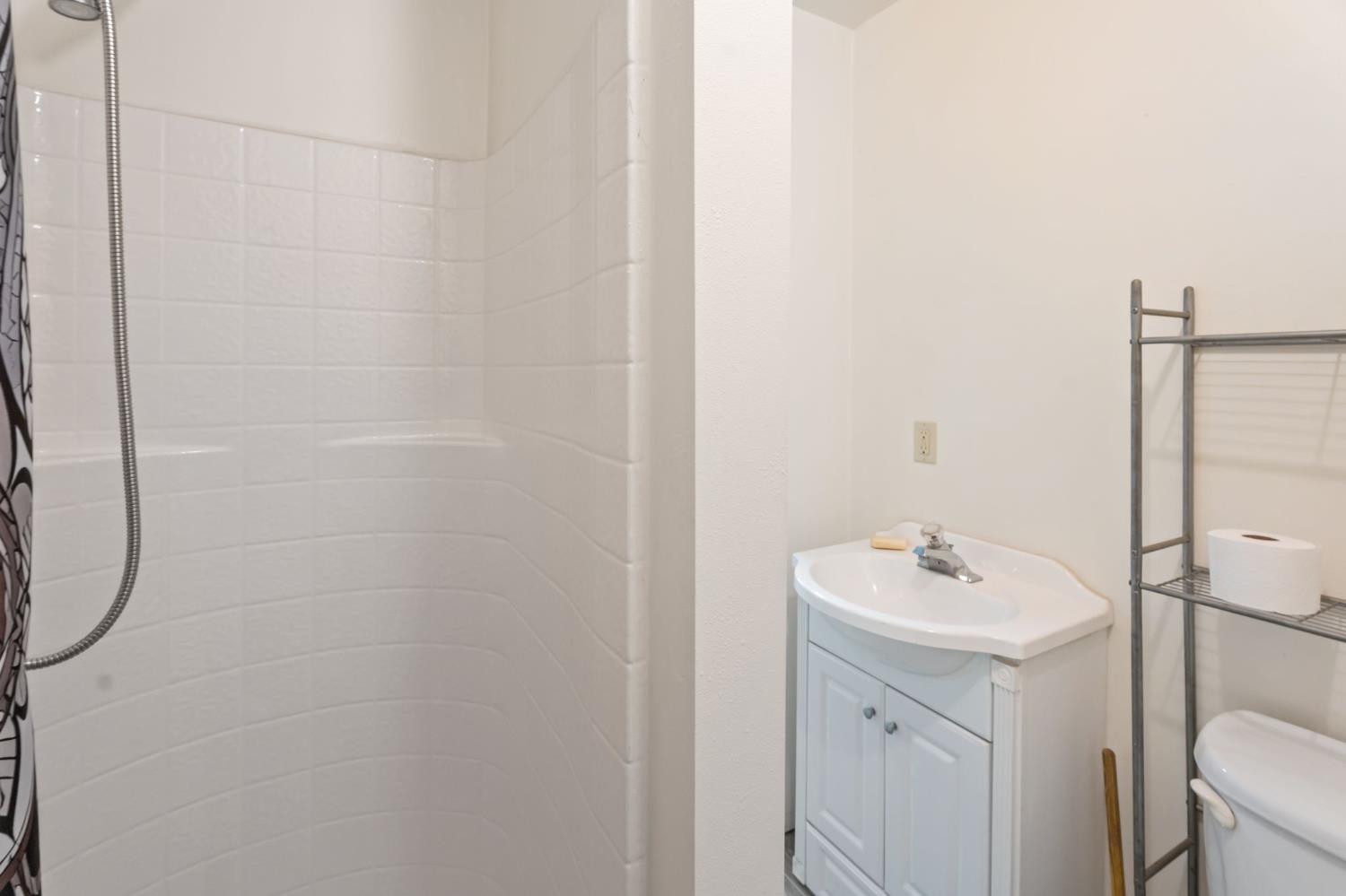 45012 Mockingbird Ln, Oakhurst, CA 93644