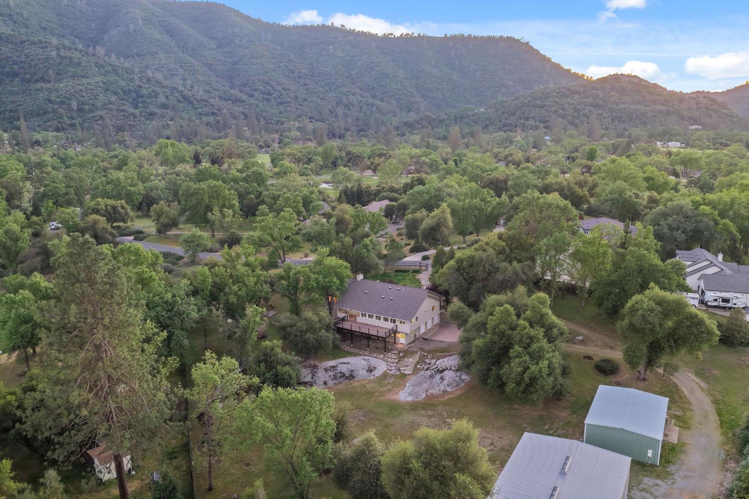 45012 Mockingbird Ln, Oakhurst, CA 93644