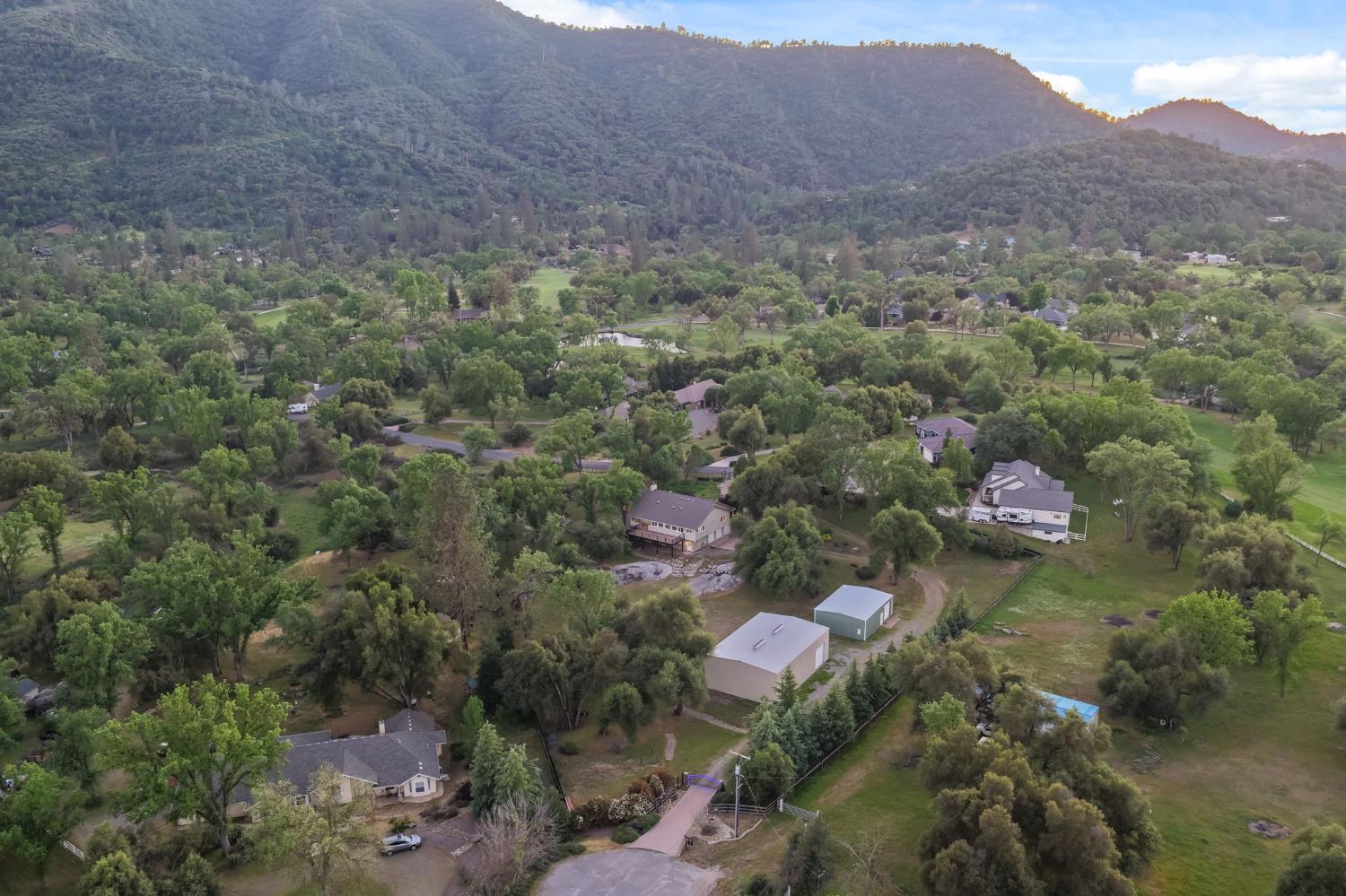 45012 Mockingbird Ln, Oakhurst, CA 93644