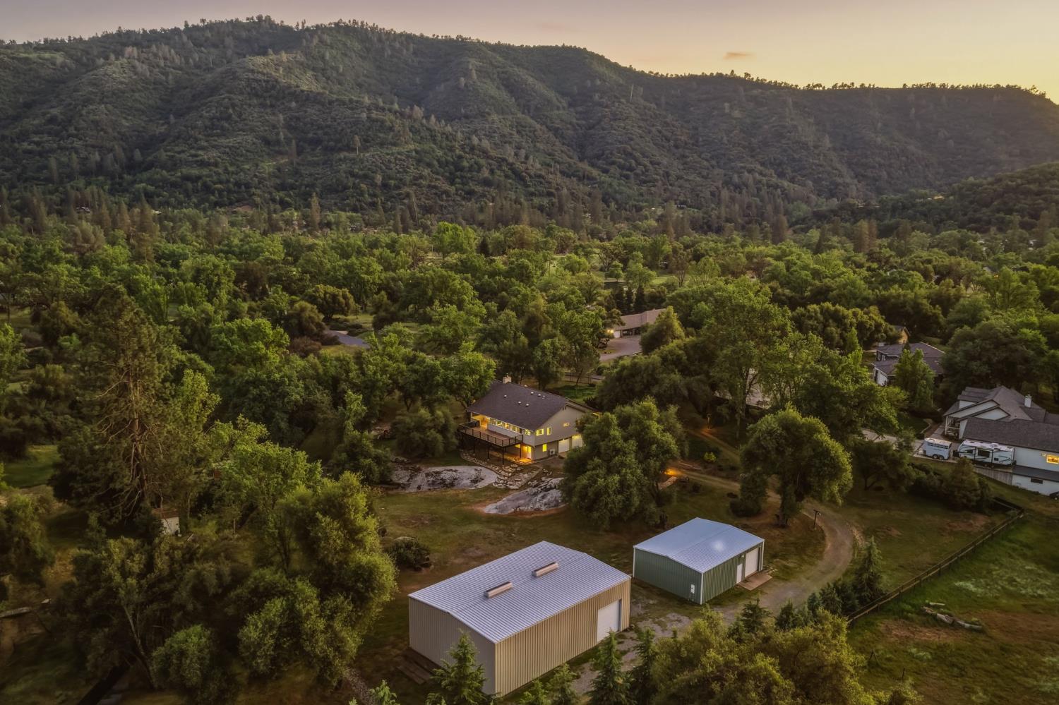 45012 Mockingbird Ln, Oakhurst, CA 93644