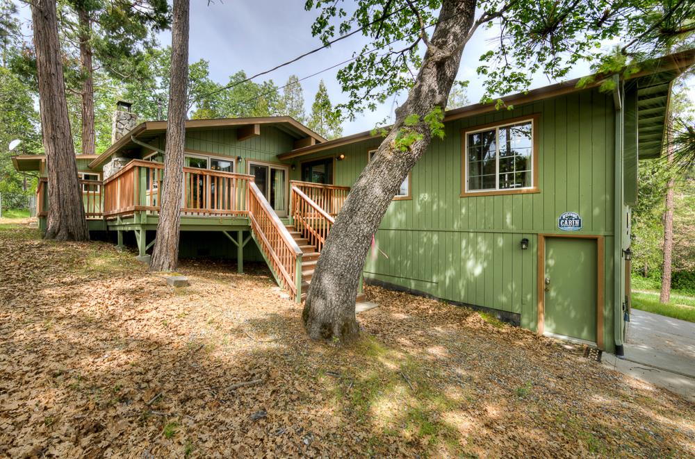 39410 Manzanita Dr, Oakhurst, CA 93644