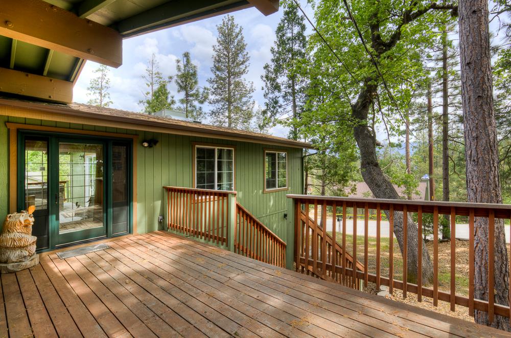 39410 Manzanita Dr, Oakhurst, CA 93644