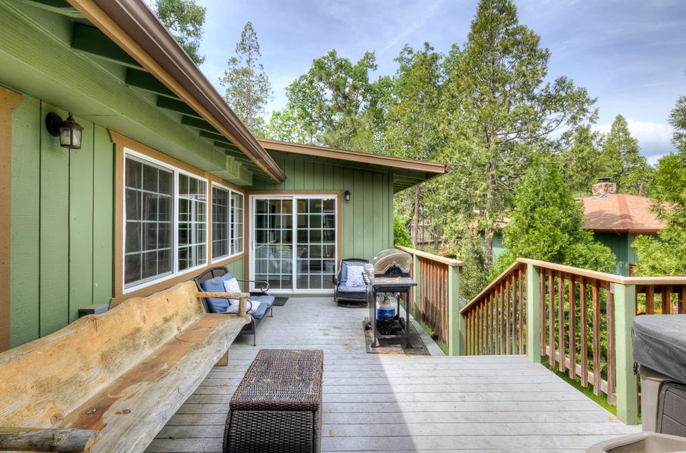 39410 Manzanita Dr, Oakhurst, CA 93644