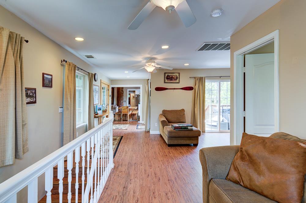 39410 Manzanita Dr, Oakhurst, CA 93644