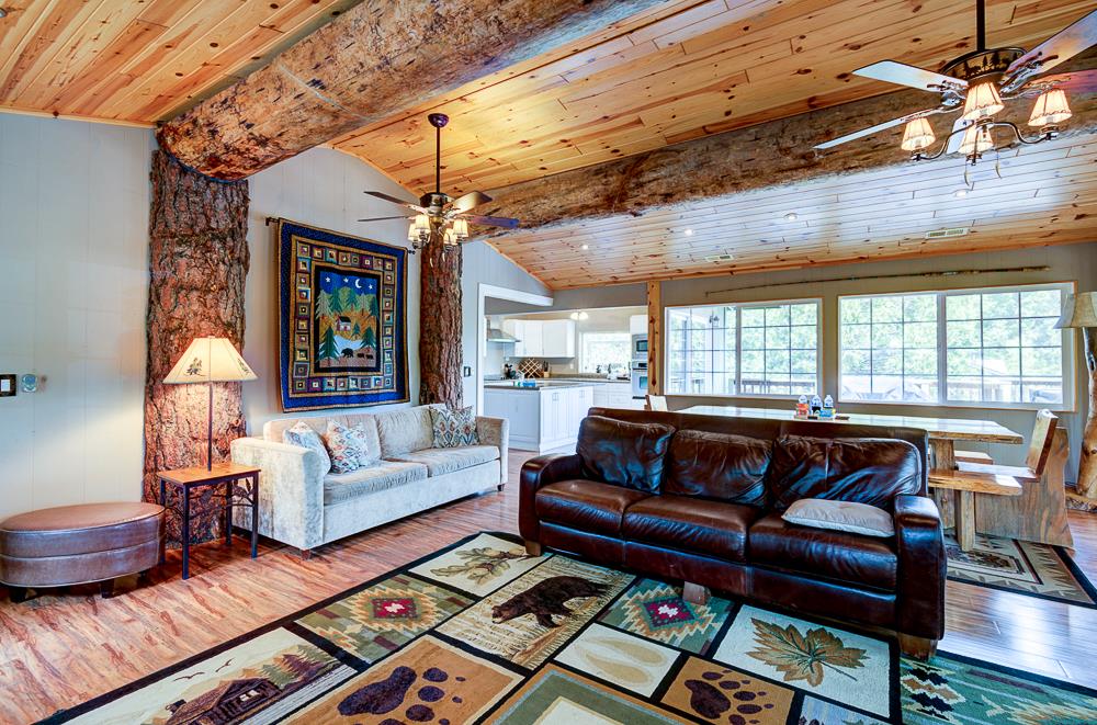 39410 Manzanita Dr, Oakhurst, CA 93644