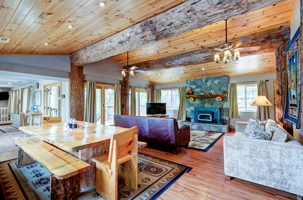 39410 Manzanita Dr, Oakhurst, CA 93644