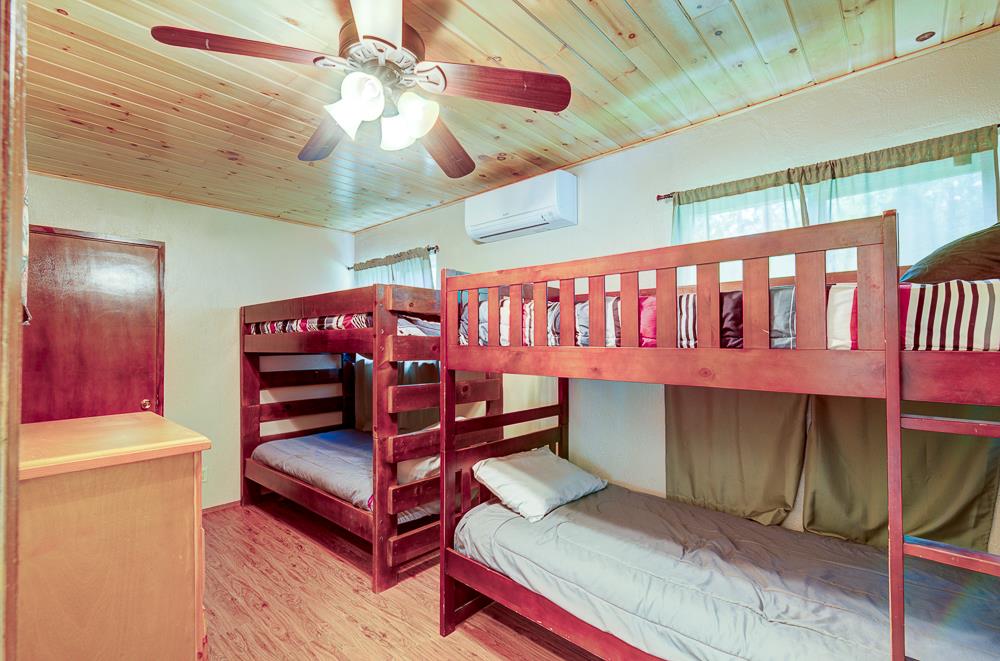 39410 Manzanita Dr, Oakhurst, CA 93644