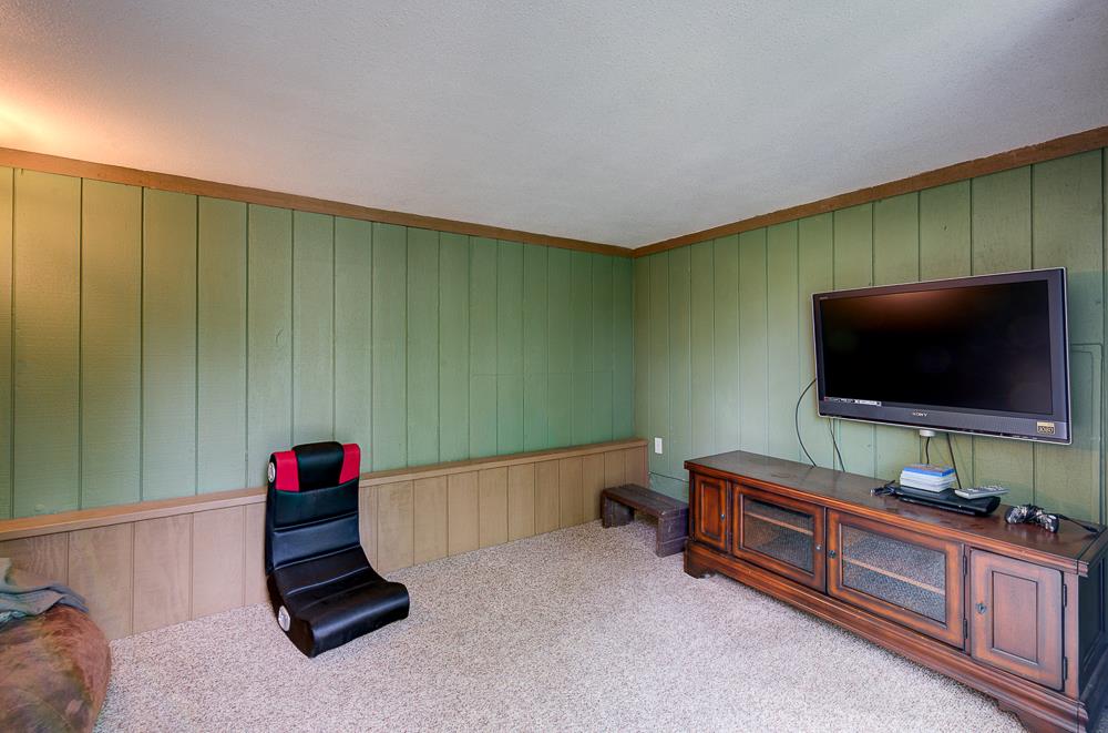 39410 Manzanita Dr, Oakhurst, CA 93644