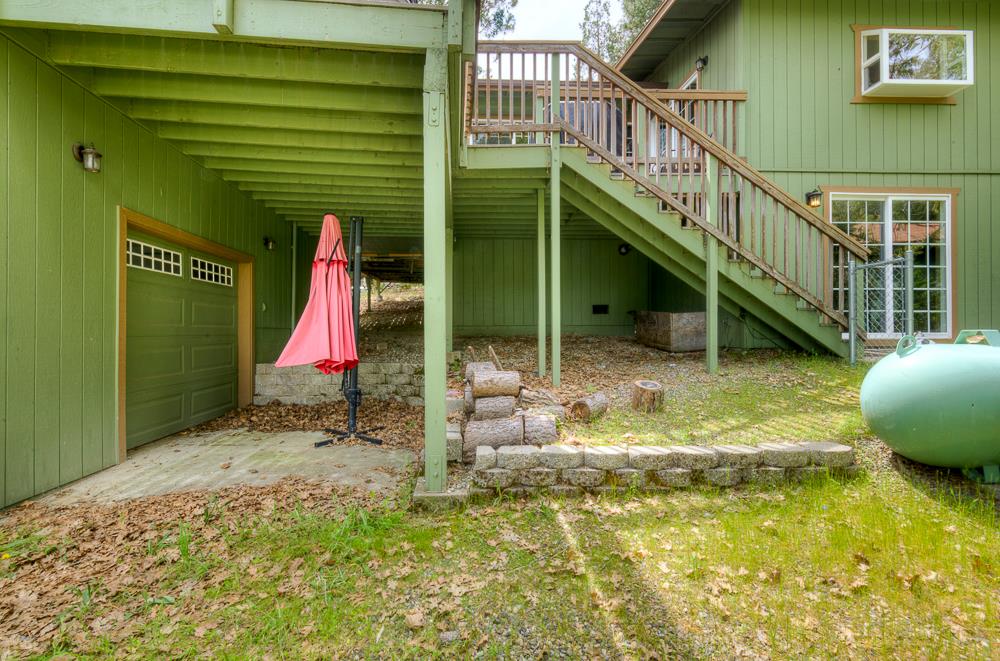 39410 Manzanita Dr, Oakhurst, CA 93644