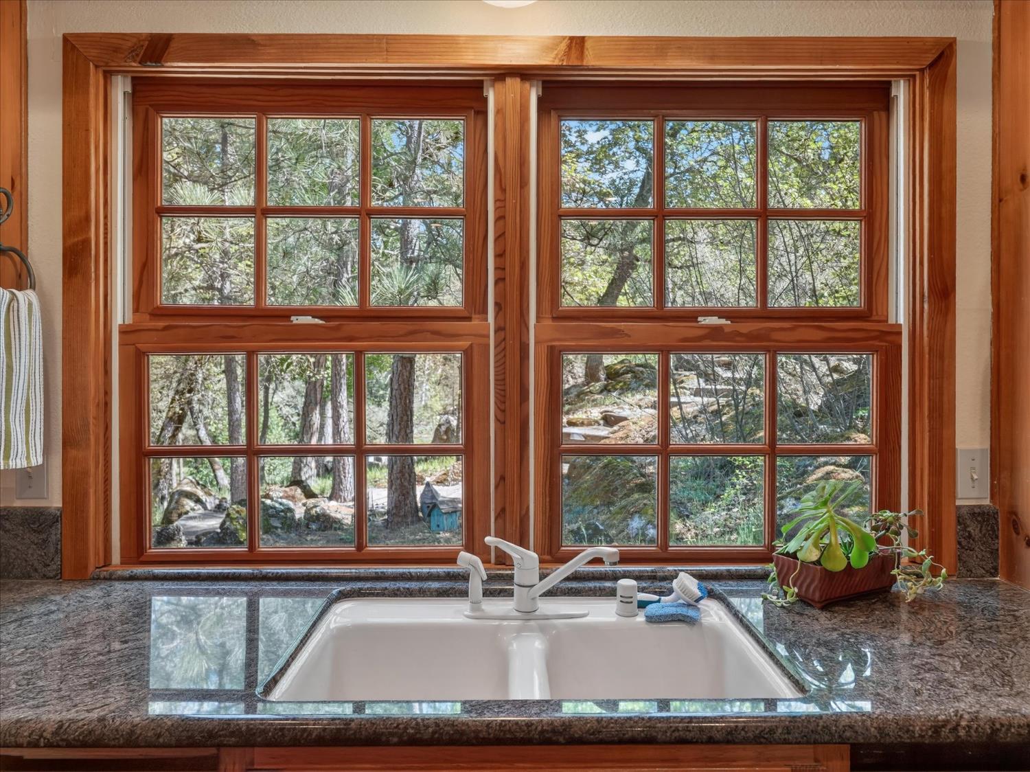 37733 37736 Black Ranch Rd, Oakhurst, CA 93644