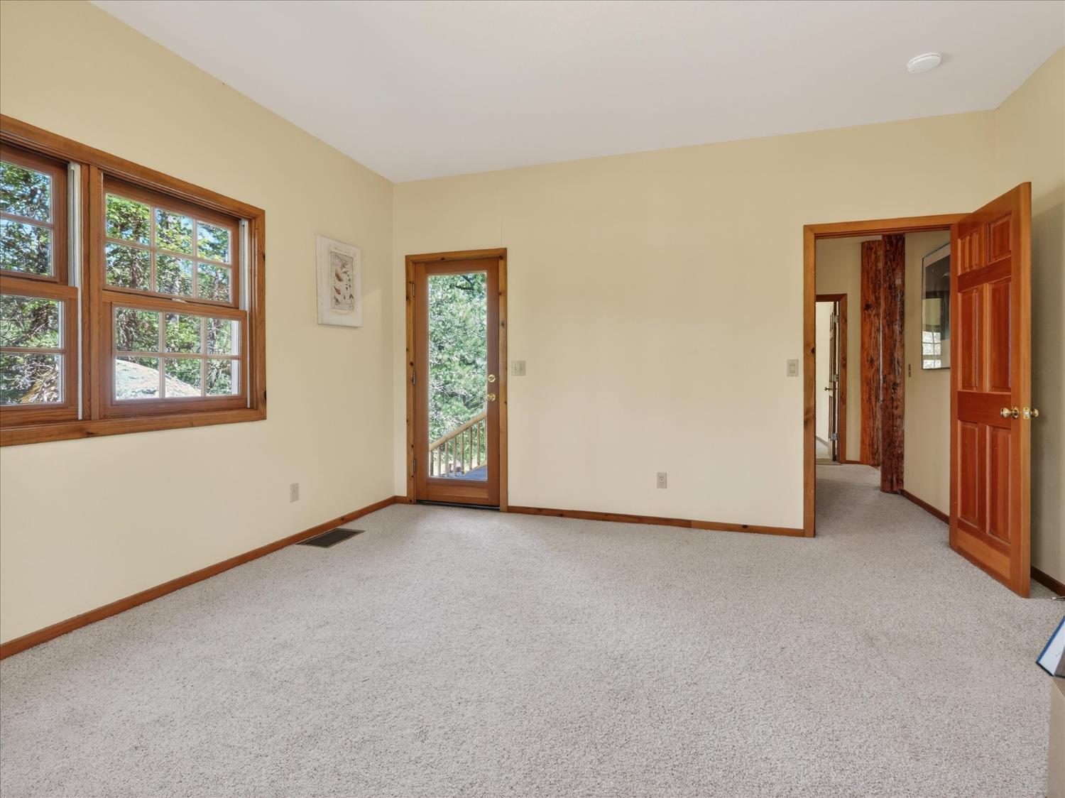 37733 37736 Black Ranch Rd, Oakhurst, CA 93644