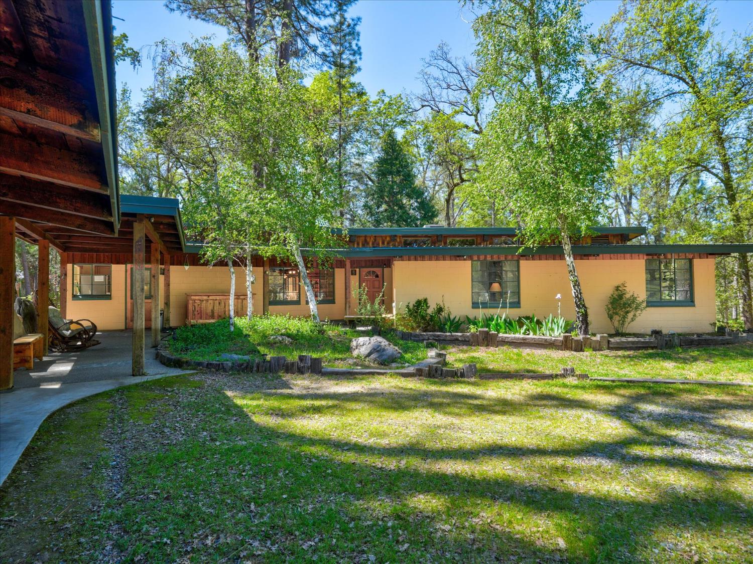 37733 37736 Black Ranch Rd, Oakhurst, CA 93644