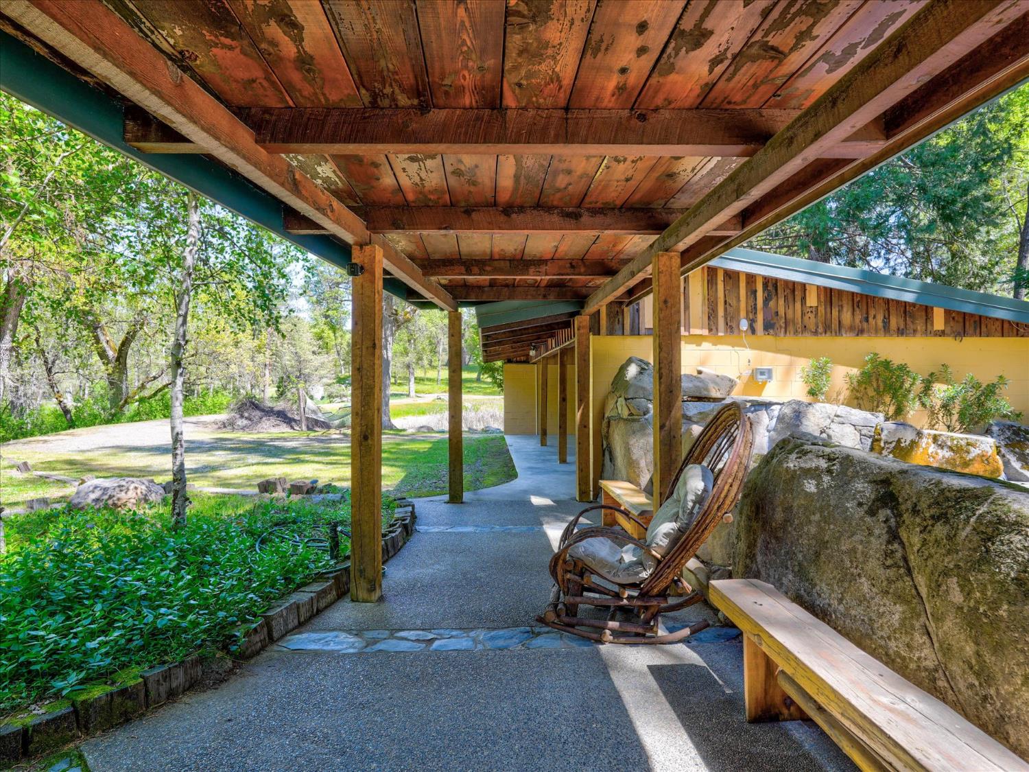 37733 37736 Black Ranch Rd, Oakhurst, CA 93644