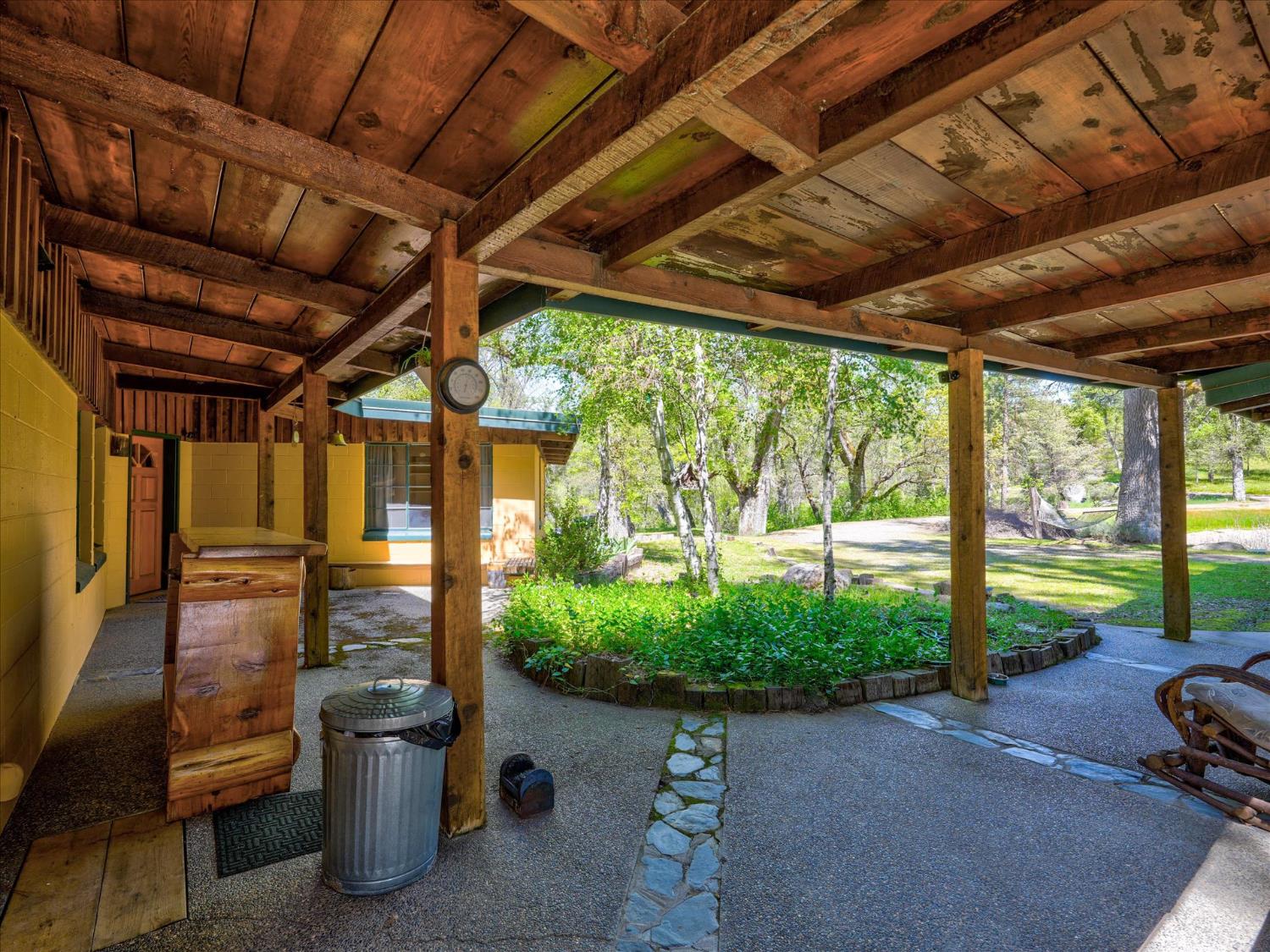 37733 37736 Black Ranch Rd, Oakhurst, CA 93644