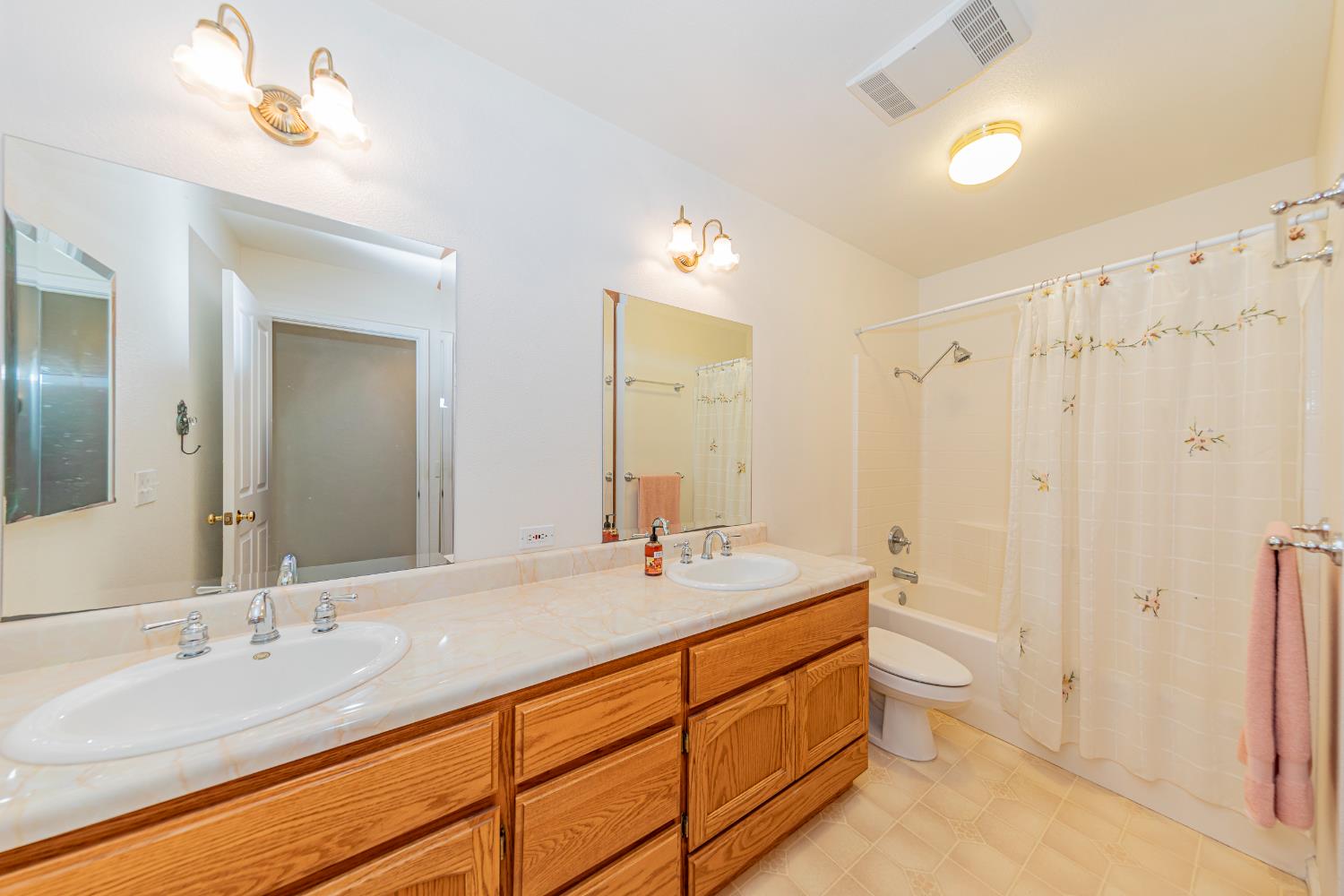 50359 Dovewood Ln, Oakhurst, CA 93644