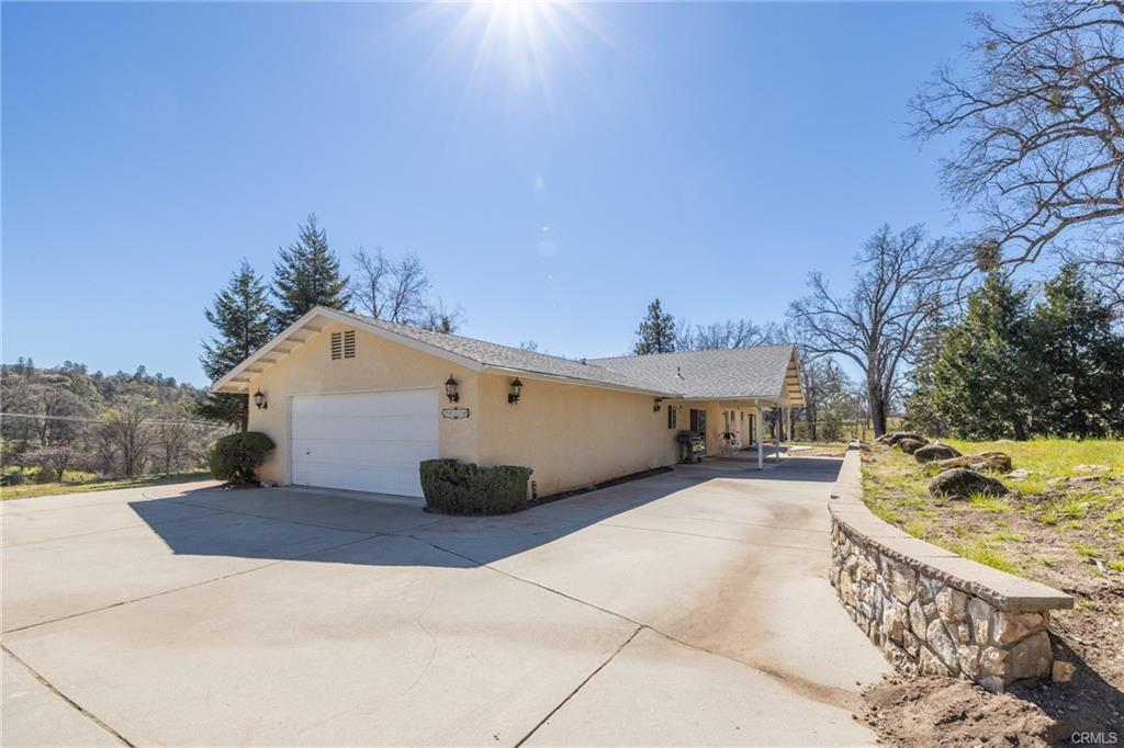 50174 Road 620, Oakhurst, CA 93644