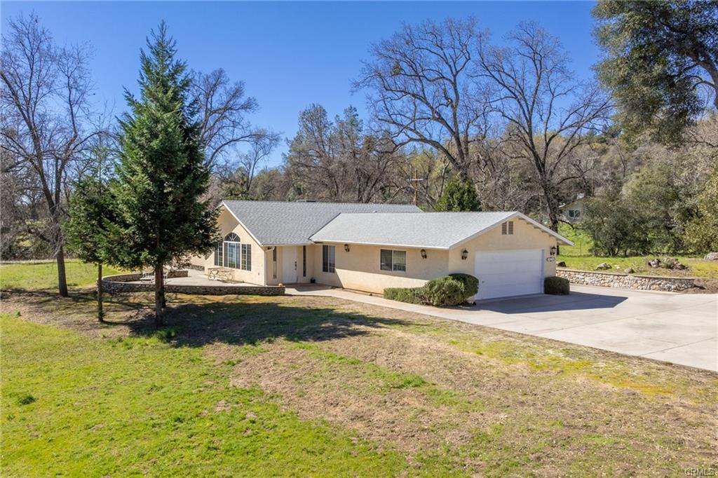50174 Road 620, Oakhurst, CA 93644