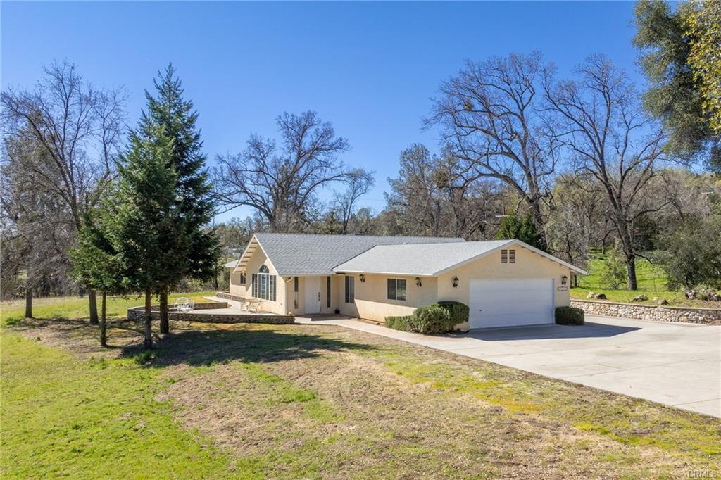 50174 Road 620, Oakhurst, CA 93644