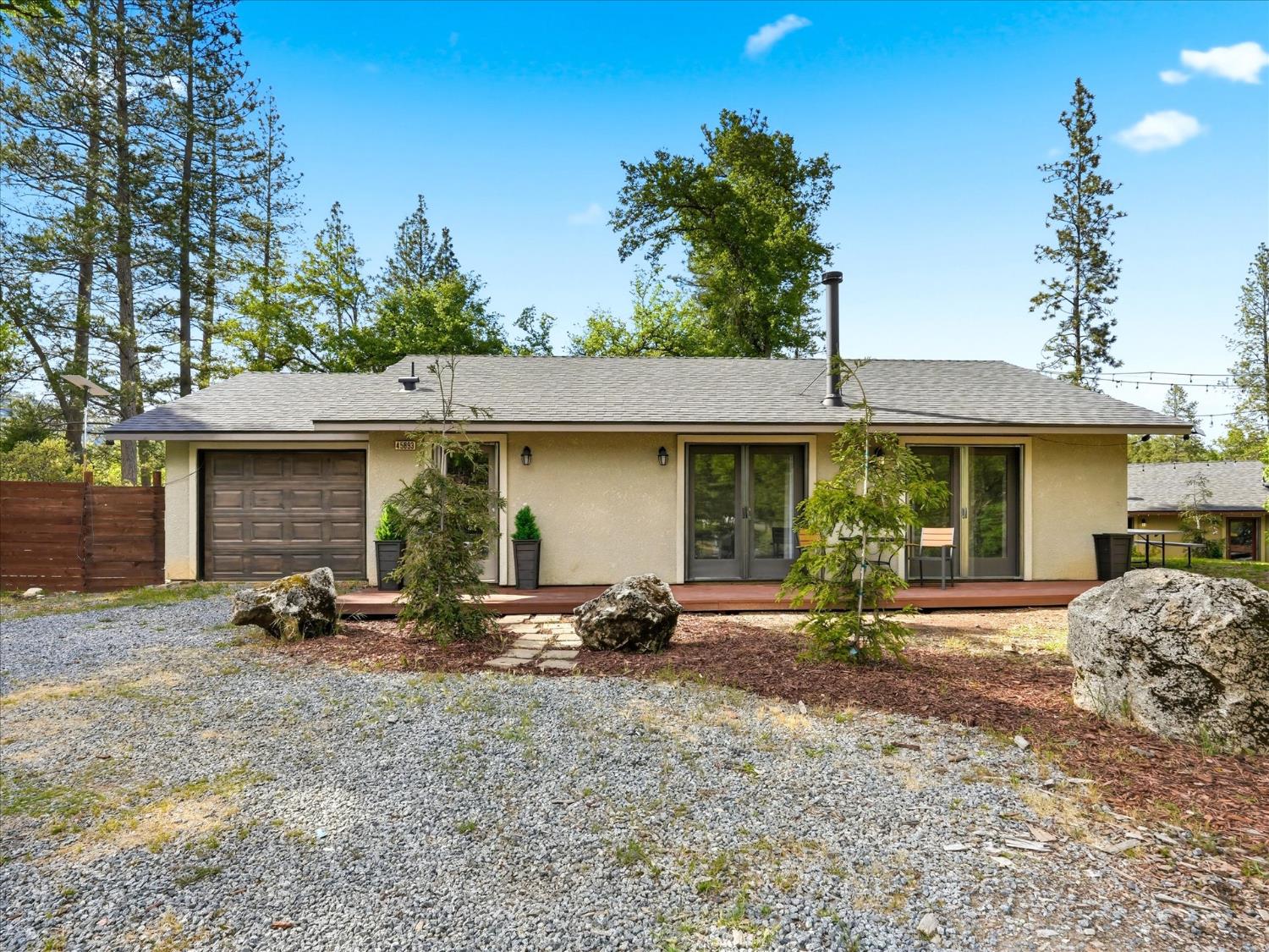 45893 & 45899 Sutton Dr, Oakhurst, CA 93644