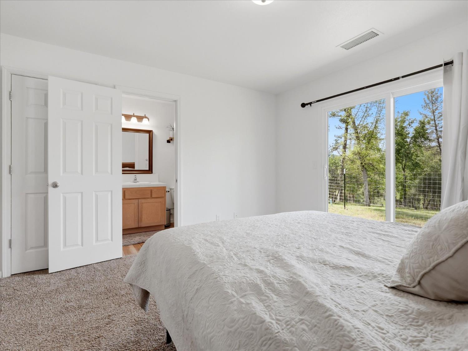 45893 & 45899 Sutton Dr, Oakhurst, CA 93644