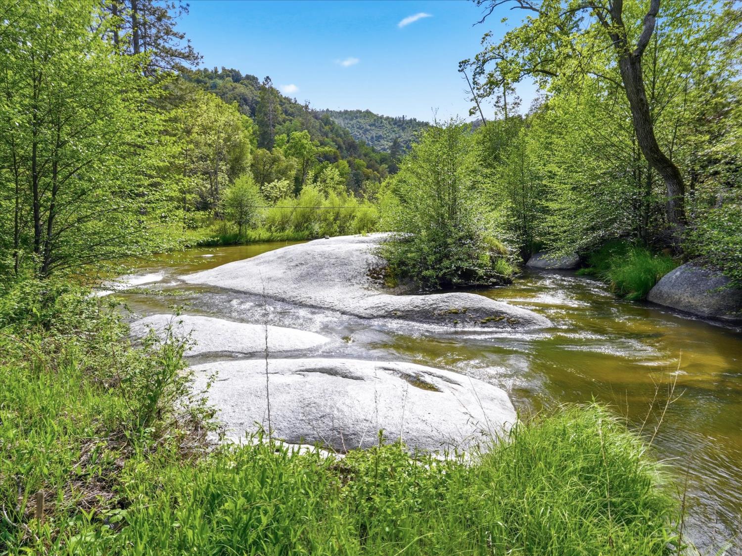 45893 & 45899 Sutton Dr, Oakhurst, CA 93644