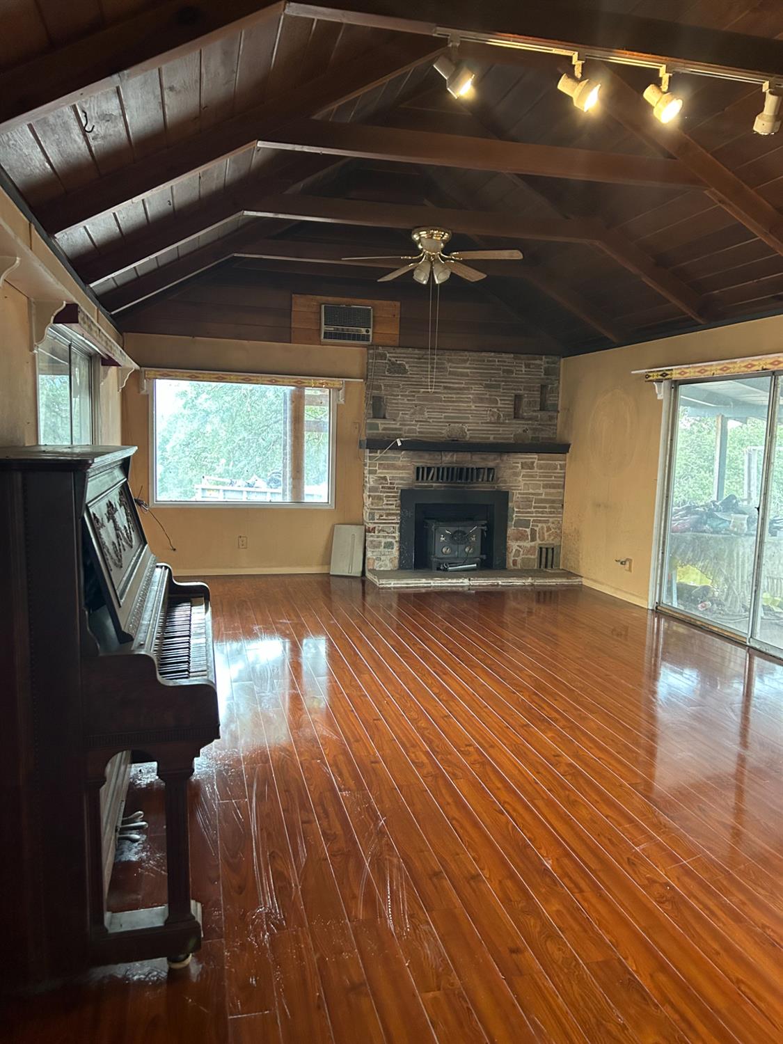 49992 Road 426, Oakhurst, CA 93644