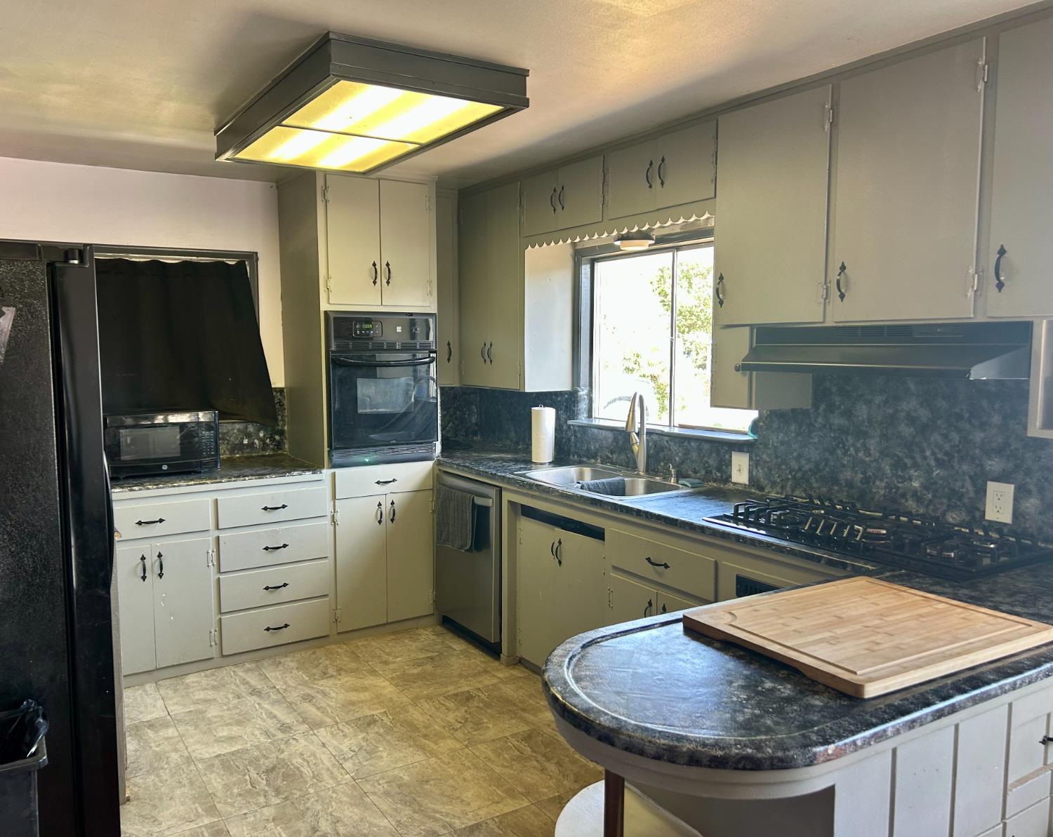 49992 Road 426, Oakhurst, CA 93644