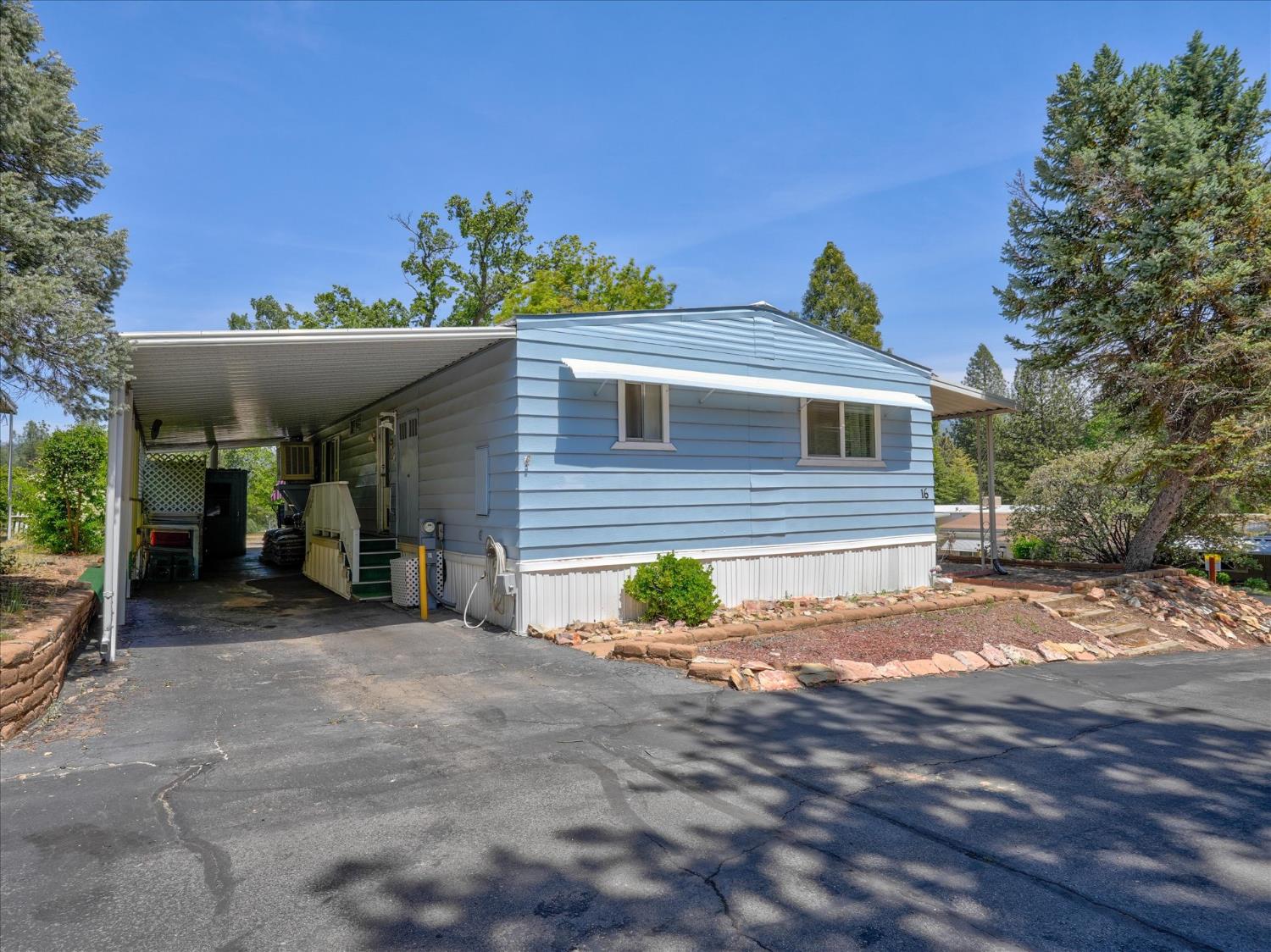 39678 Rd 425B #16, Oakhurst, CA 93644