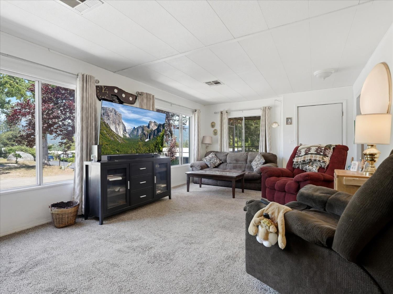 39678 Rd 425B #16, Oakhurst, CA 93644