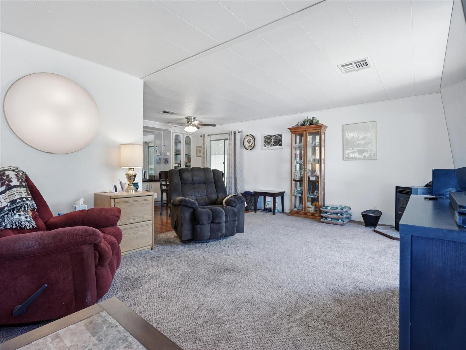 39678 Rd 425B #16, Oakhurst, CA 93644