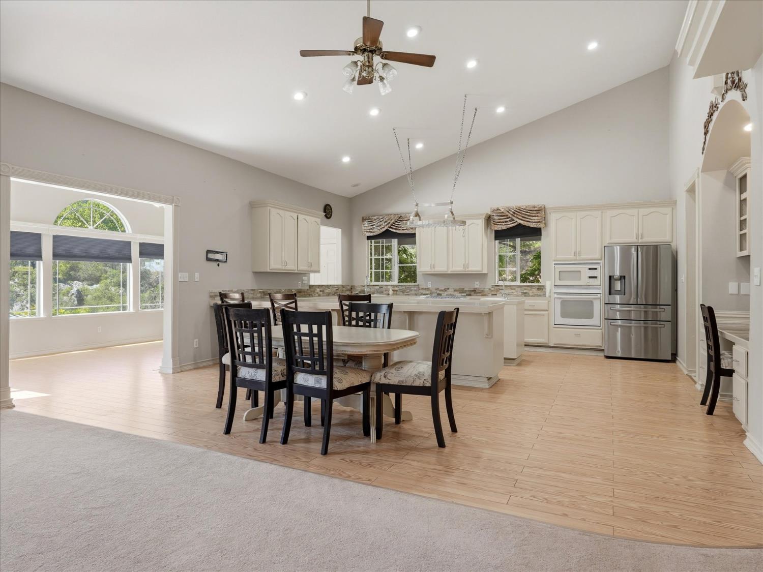 45858 Old Corral Rd, Oakhurst, CA 93614