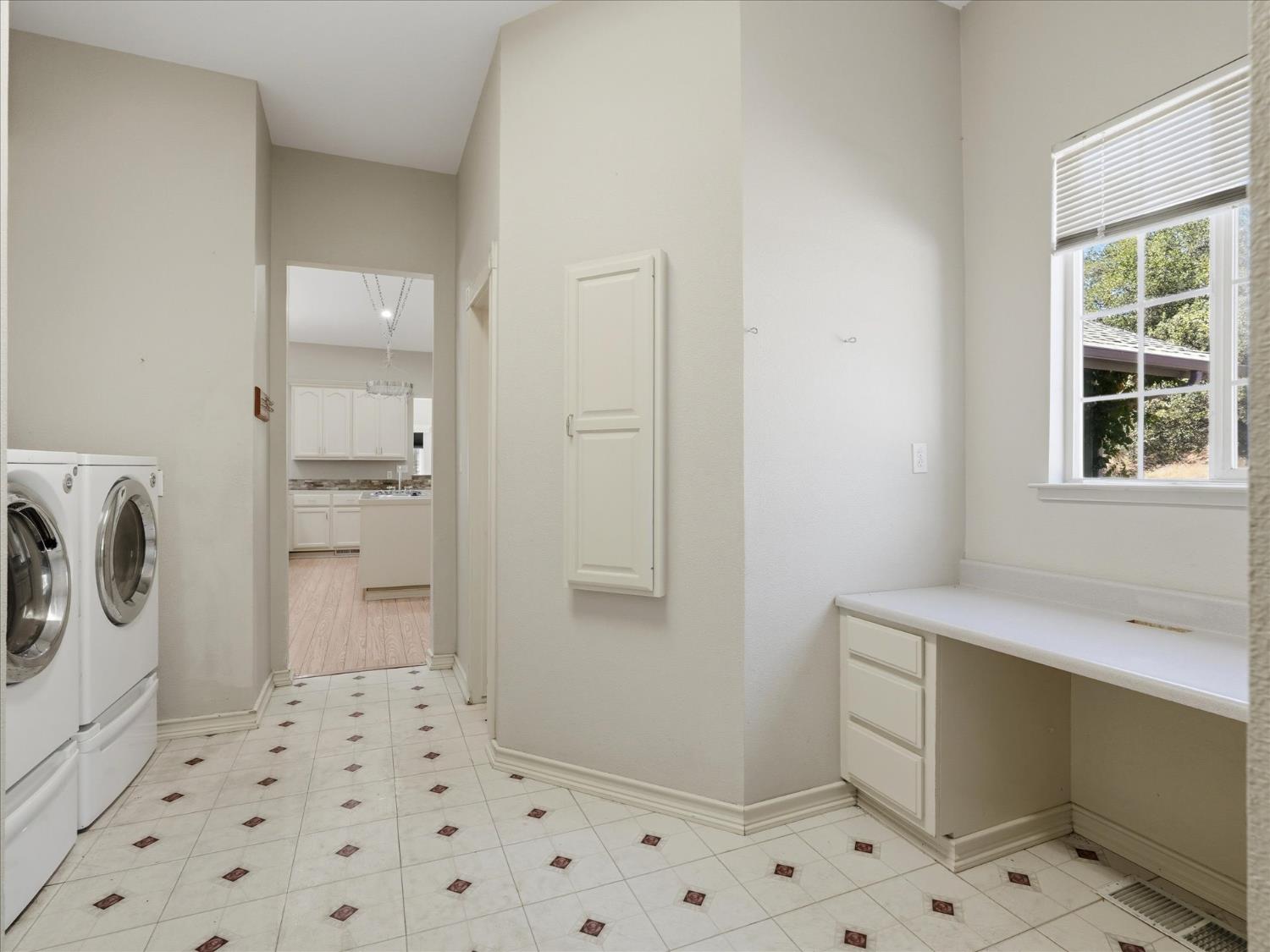 45858 Old Corral Rd, Oakhurst, CA 93614