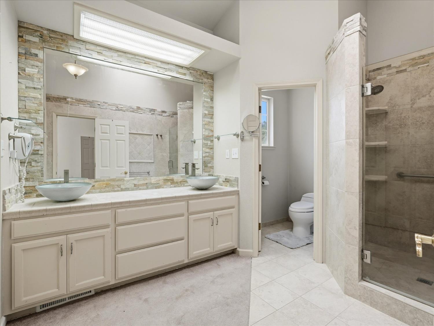 45858 Old Corral Rd, Oakhurst, CA 93614