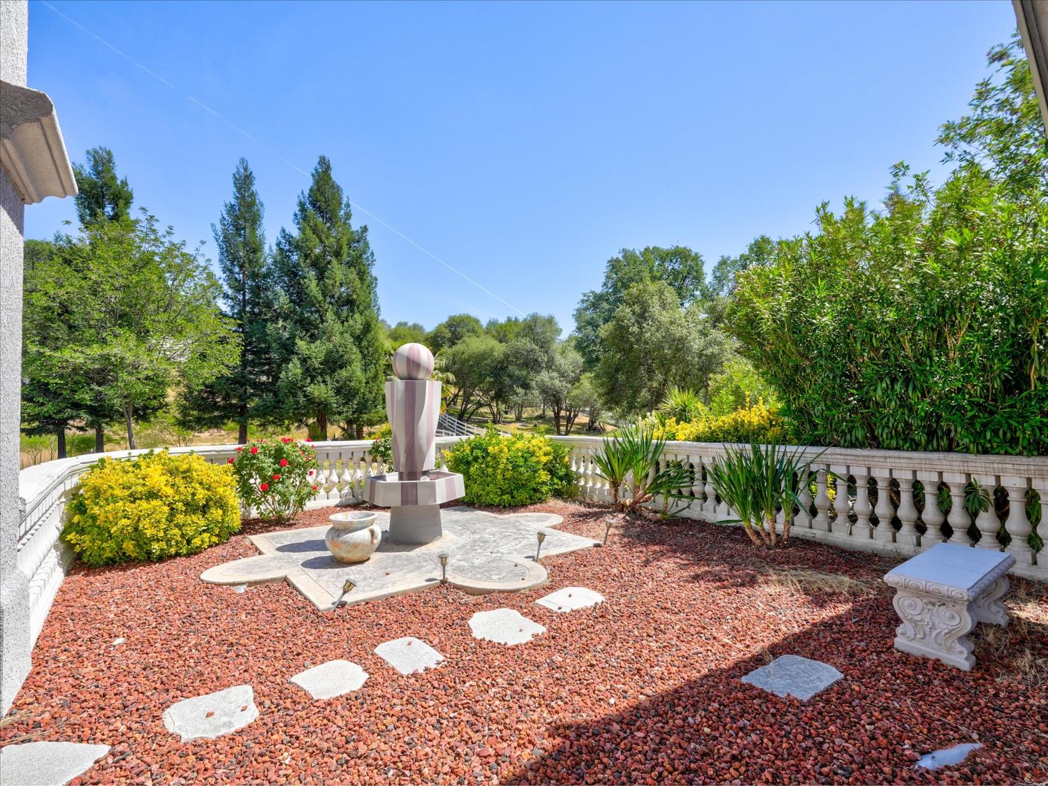 45858 Old Corral Rd, Oakhurst, CA 93614