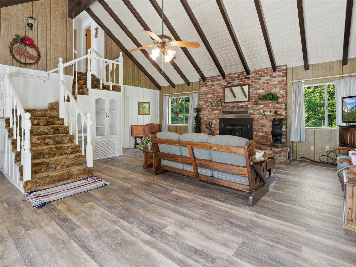 45167 Tolladay Rd, Oakhurst, CA 93654