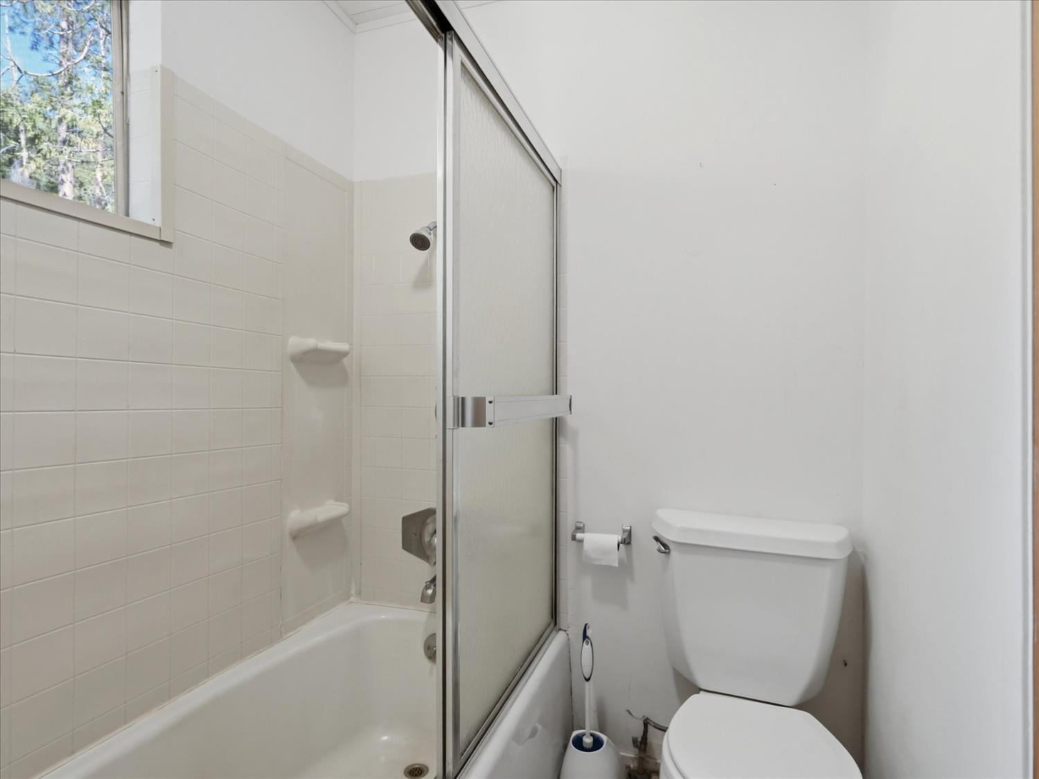 45167 Tolladay Rd, Oakhurst, CA 93654