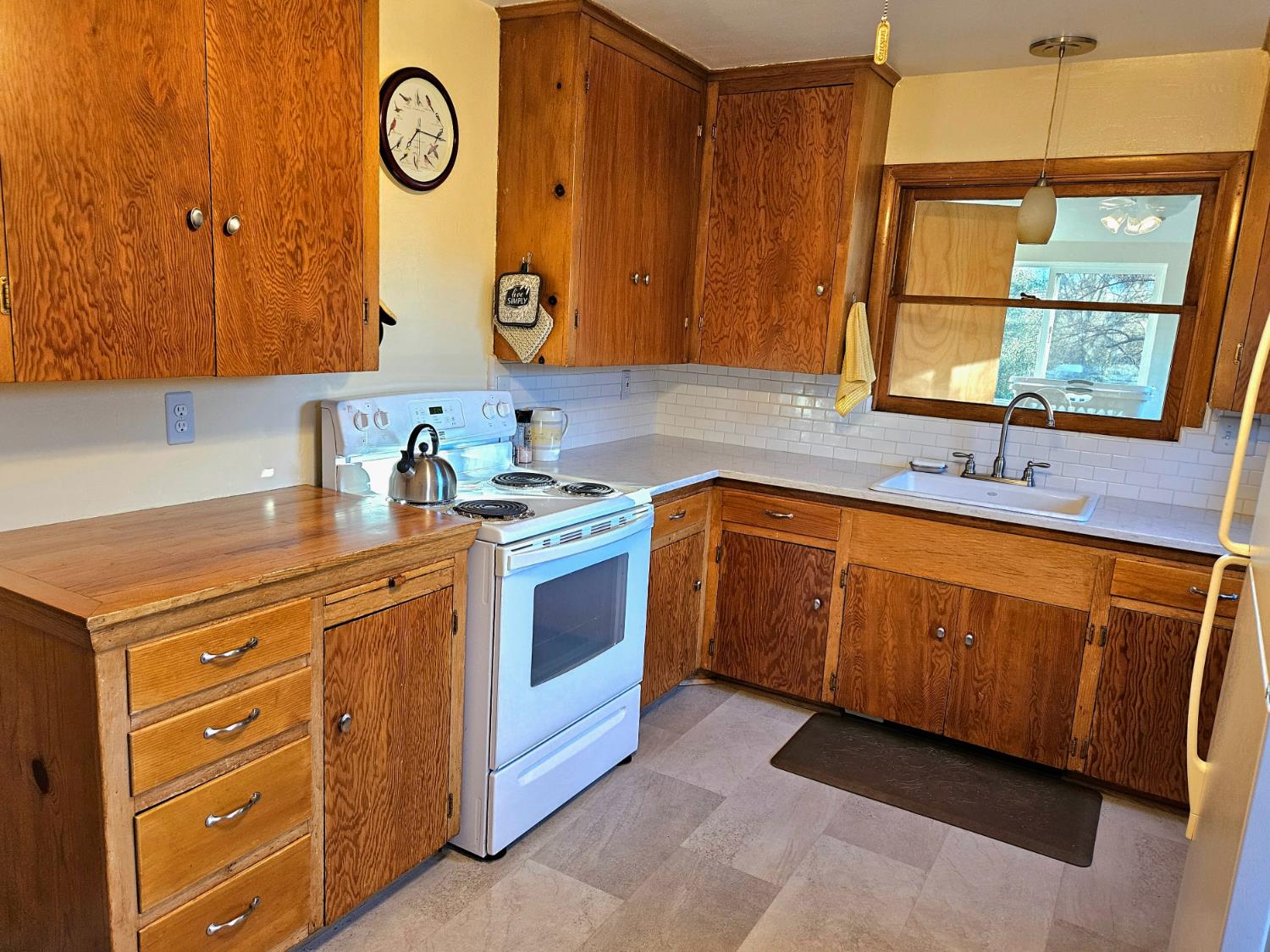 45695 Lauri Lane, Oakhurst, CA 93644