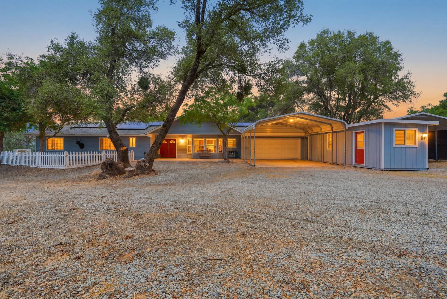 40872 Big Oak Flat Rd N, Oakhurst, CA 93644