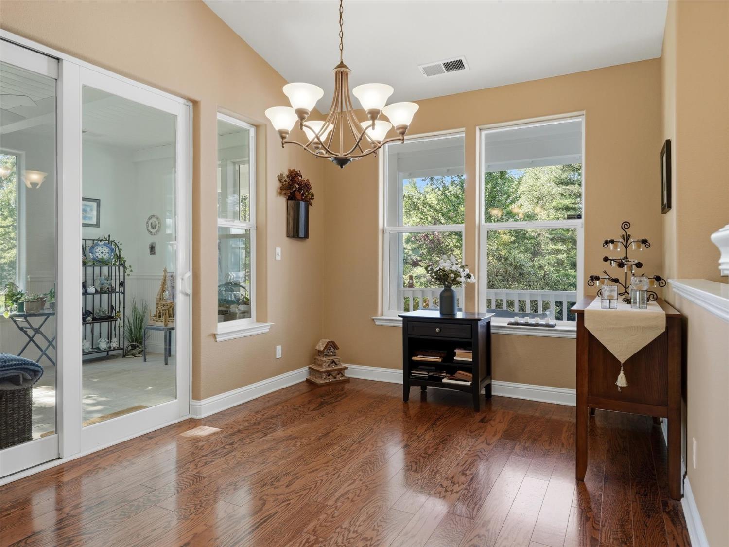 46088 Sutton Dr, Oakhurst, CA 93644