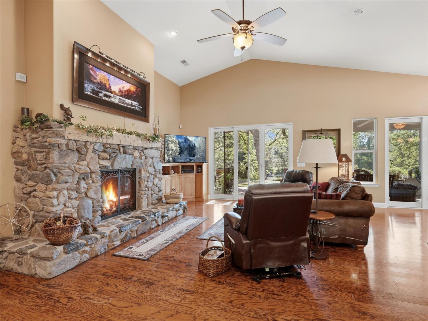 46088 Sutton Dr, Oakhurst, CA 93644