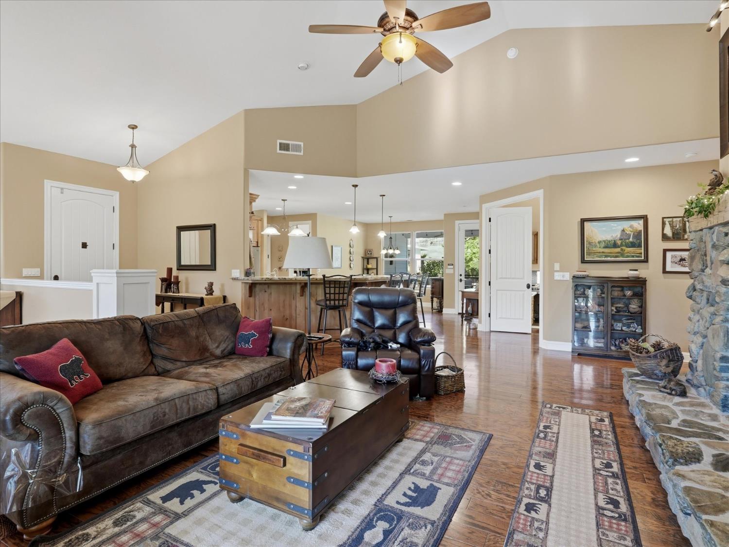 46088 Sutton Dr, Oakhurst, CA 93644
