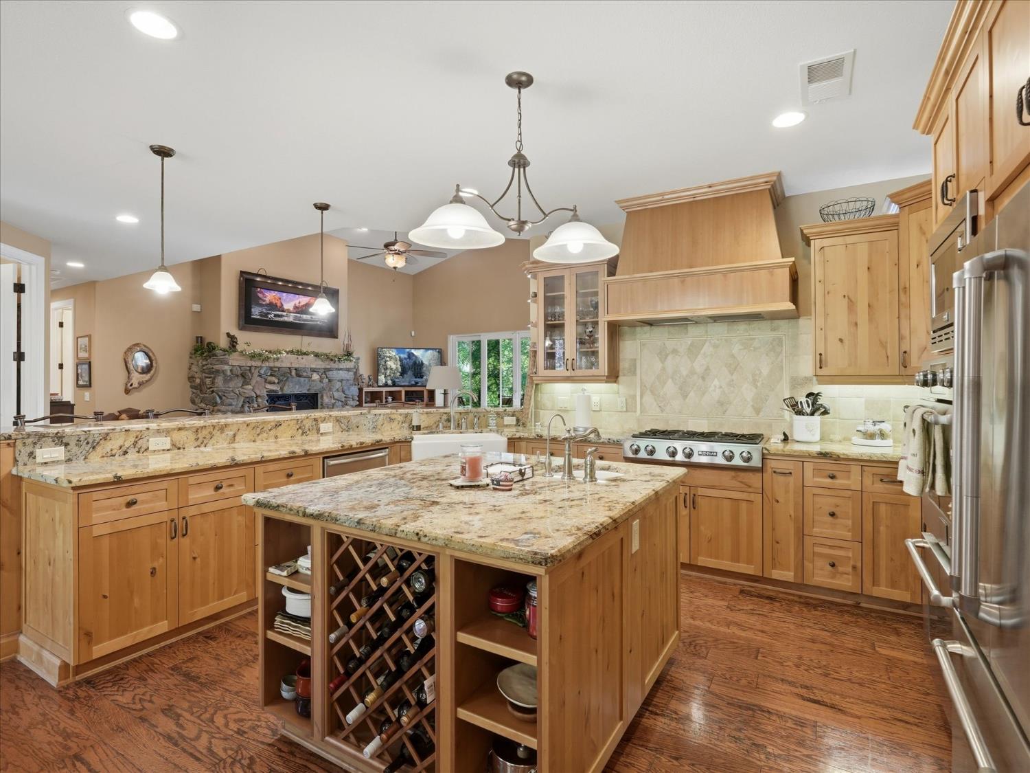 46088 Sutton Dr, Oakhurst, CA 93644