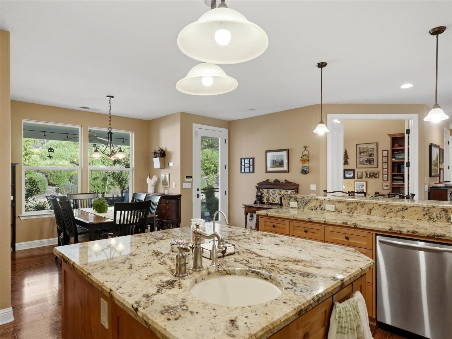 46088 Sutton Dr, Oakhurst, CA 93644