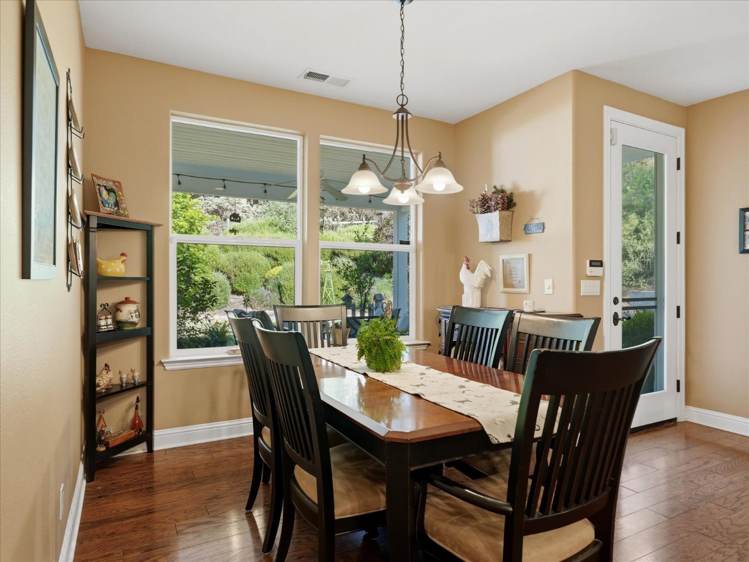 46088 Sutton Dr, Oakhurst, CA 93644