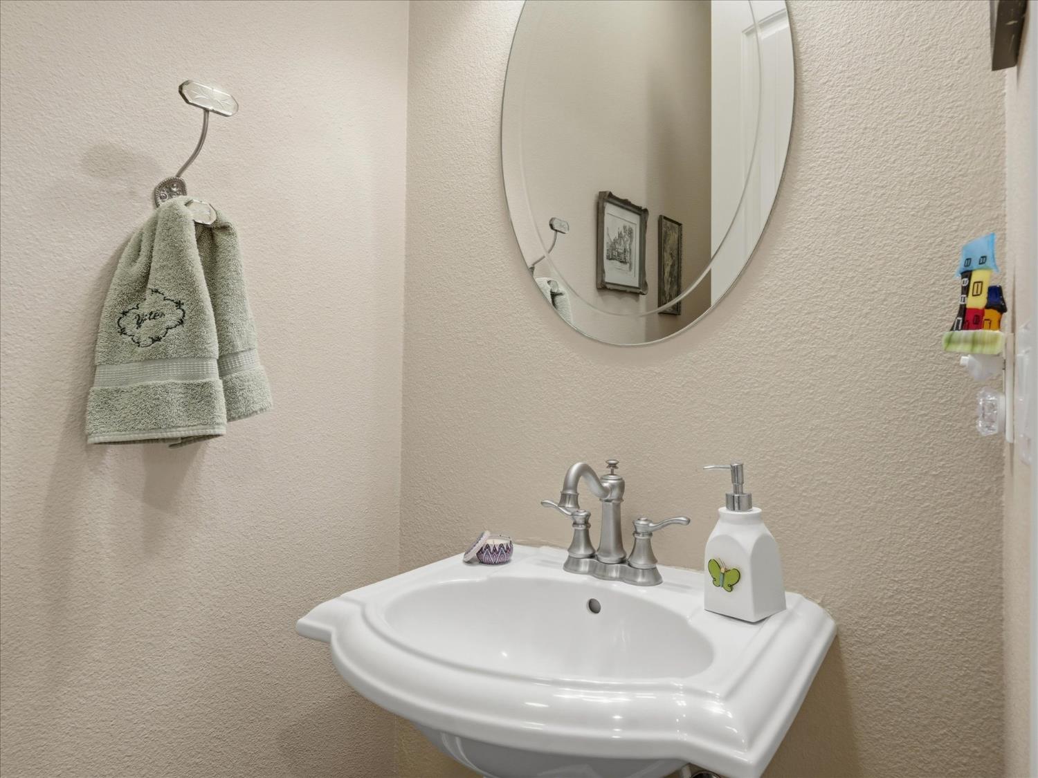 46088 Sutton Dr, Oakhurst, CA 93644